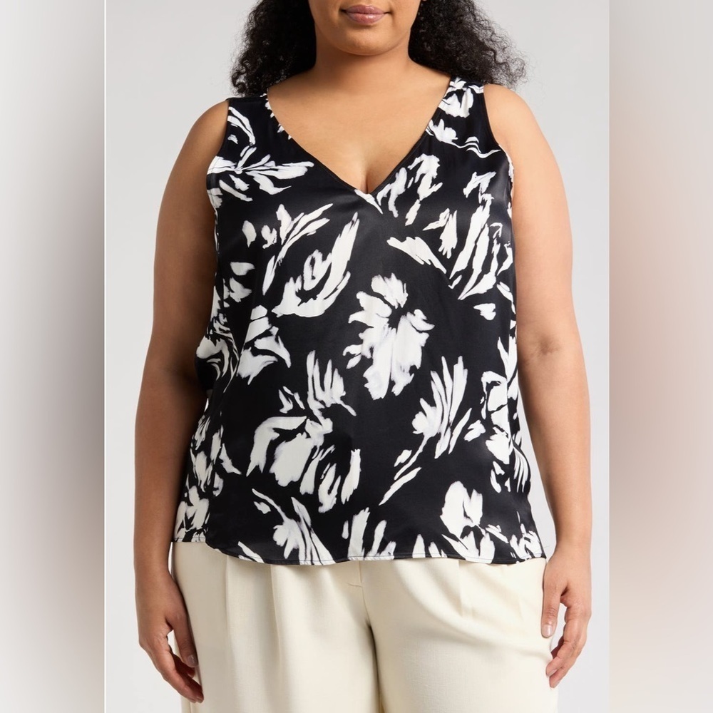 New! Nordstrom Black and White Floral Women's Satin Sleeveless Blouse 1X